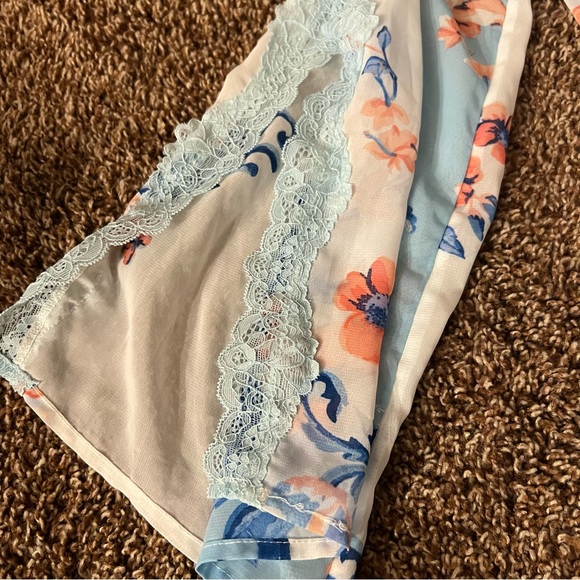 NWT In Bloom Floral Robe - Picture 5 of 6